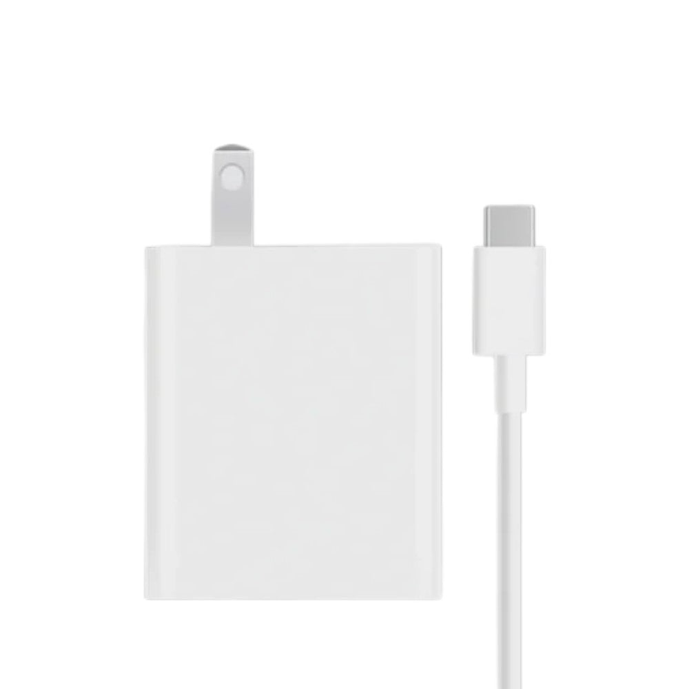 Cargador Xiaomi Mi 33W en el Titan Panamá. Carga rápida PD con puertos USB-C y USB-A.