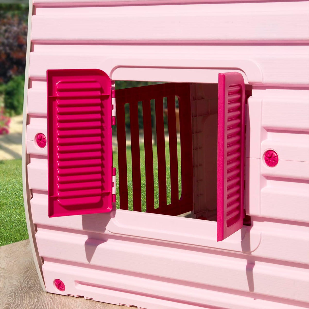 Casa 40.1” X 35.4” X 42.9” Magical House Rosada - Starplast