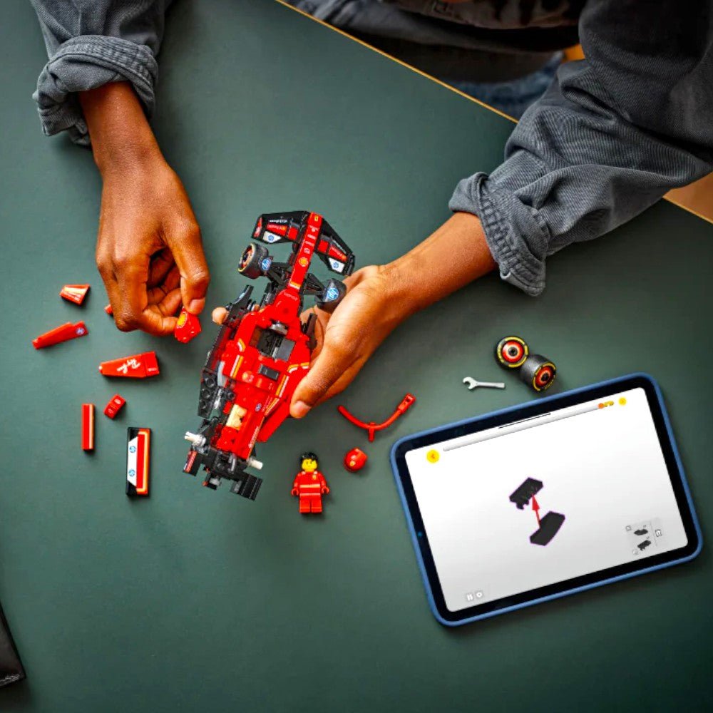 Bloques LEGO® Auto de Carreras Ferrari SF - 24 F1® - Lego - Titan.com.pa - 673419405270