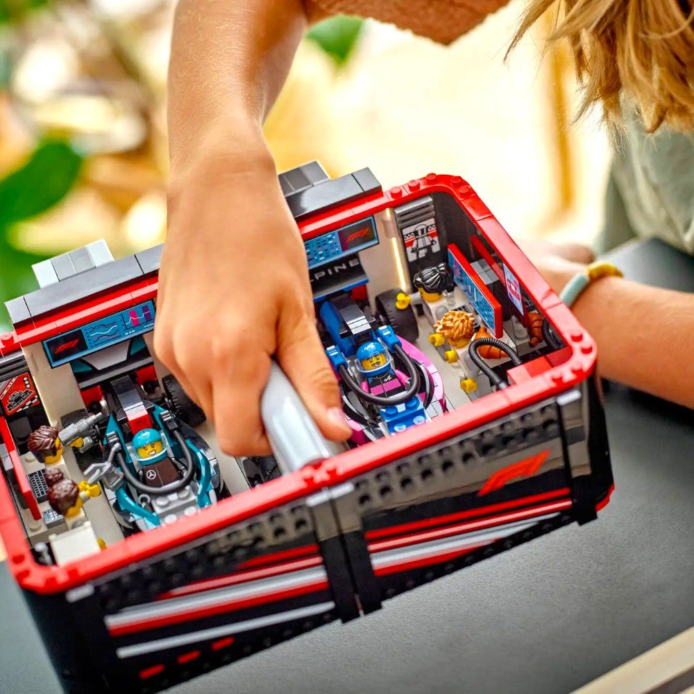 Bloques LEGO Taller de F1® con Autos Mercedes - AMG y Alpine - Lego - Titan.com.pa - 673419403474