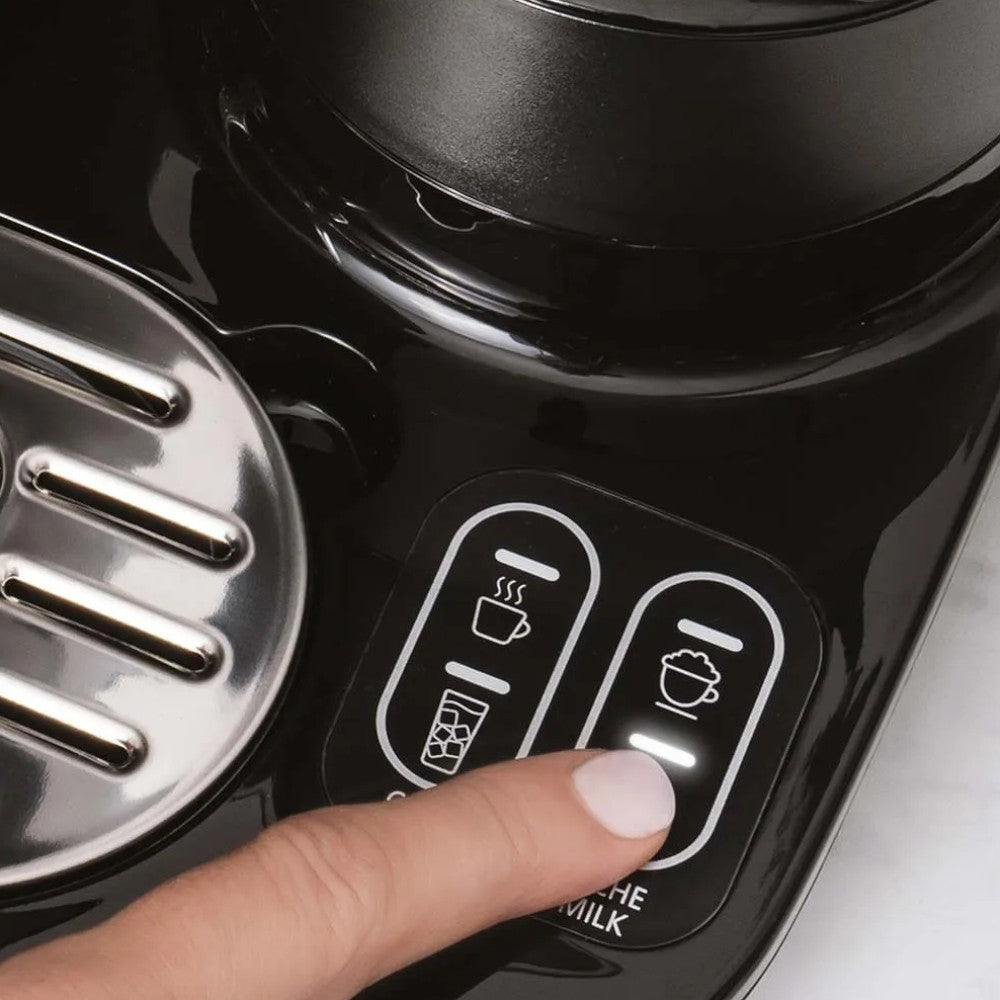 Cafetera Oster 4 en 1 para bebidas calientes y frías. Disponible en Titán Panamá.