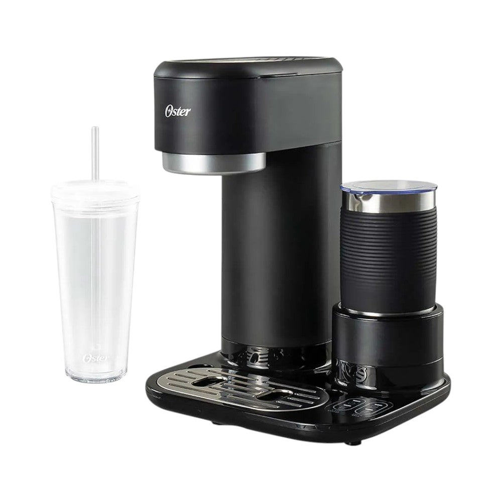 Cafetera Oster 4 en 1 para bebidas calientes y frías. Disponible en Titán Panamá.