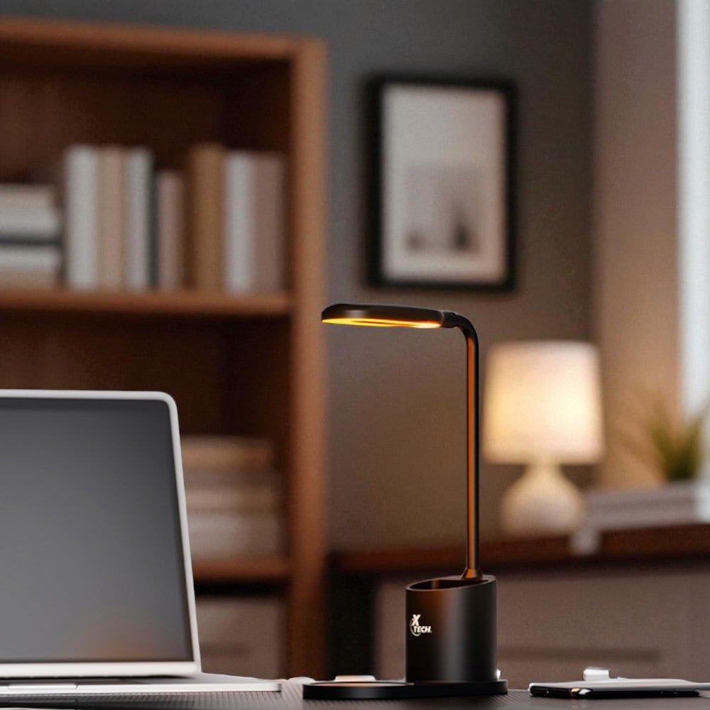 Lámpara LED con carga inalámbrica 15W, 3 modos de luz, cuello flexible y control táctil. En el Titán Panamá.