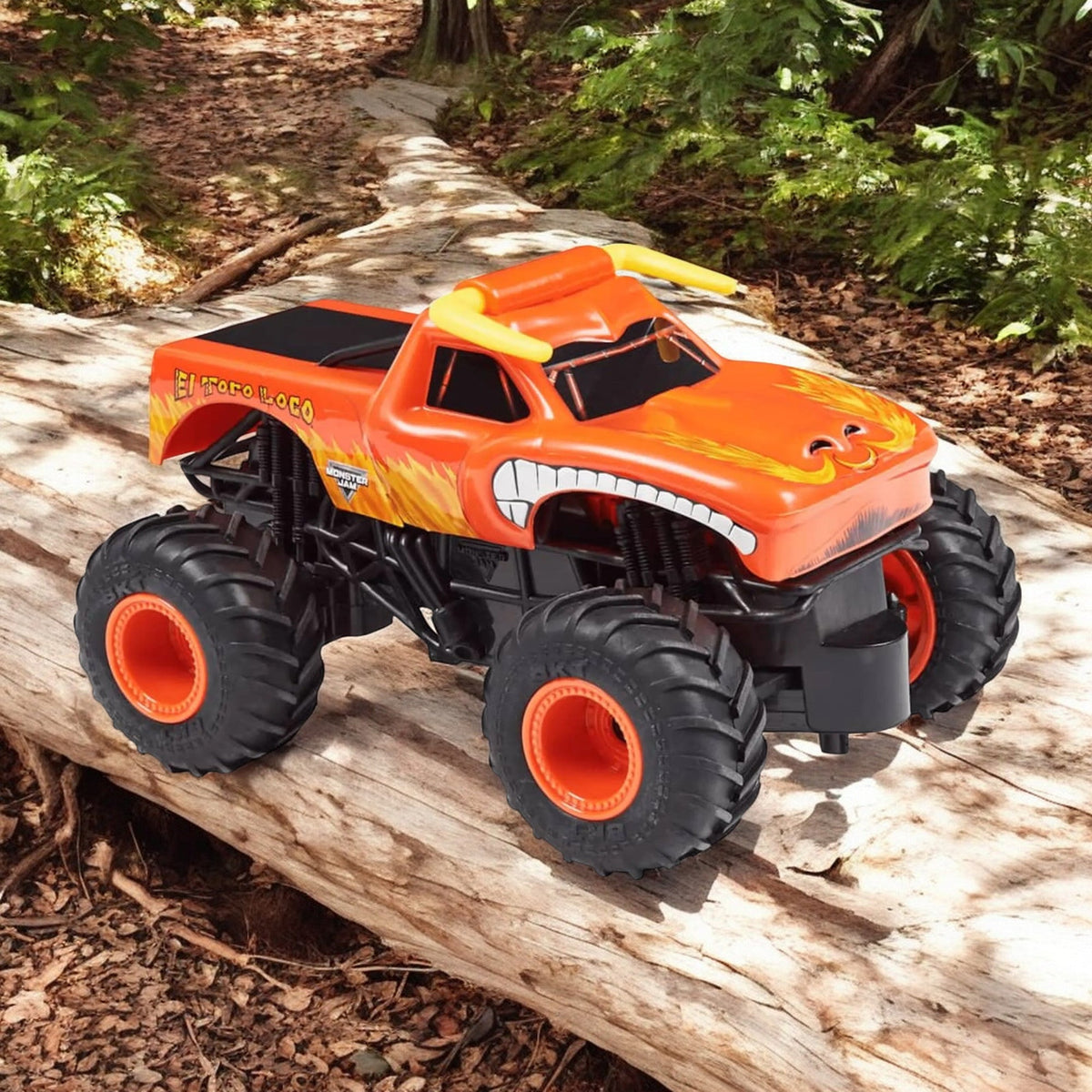 Carro Control Remoto Monster Jam El Toro Loco – Escala 1:24 - Monster Jam - Titan.com.pa - 778988366325