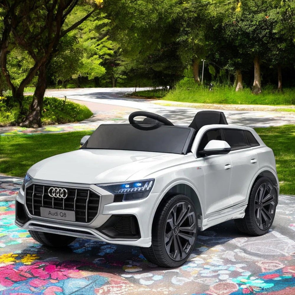 Carro Recargable Audi Q8 Blanco - Overseas - Titan.com.pa - 2100000144594