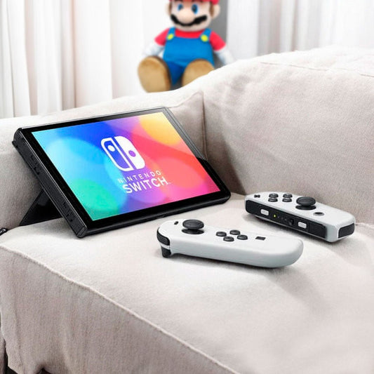 Consola Nintendo Switch OLED Blanca + Juego Mario Kart 8 Deluxe - Nintendo - Titan.com.pa - 045496885045