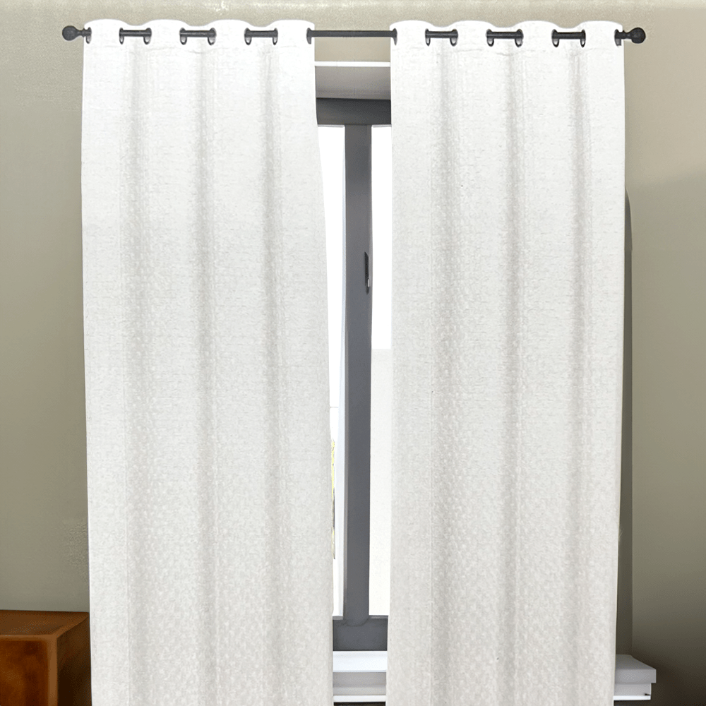 Cortina Zaragoza Lord Club 54" x 84" con Aros – Dark Room - Lord Club - Titan.com.pa - 2100000165773