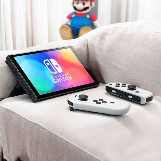 Consola Nintendo Switch OLED Blanca + Juego Mario Kart 8 Deluxe