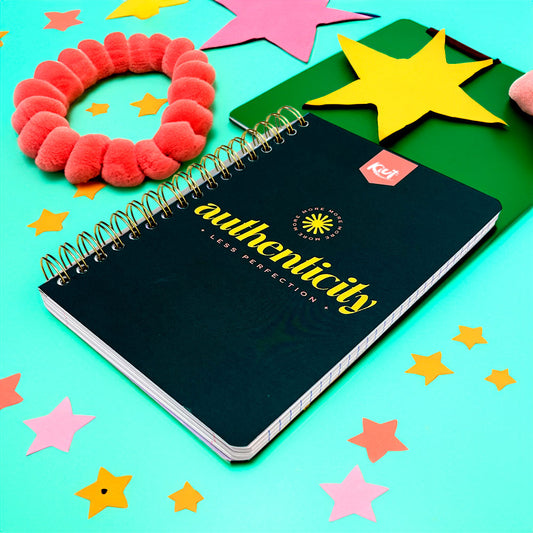 Libreta Mediana Norma Kiut / Raya Ancha / 5 Materias / Espiral Doble / Surtido