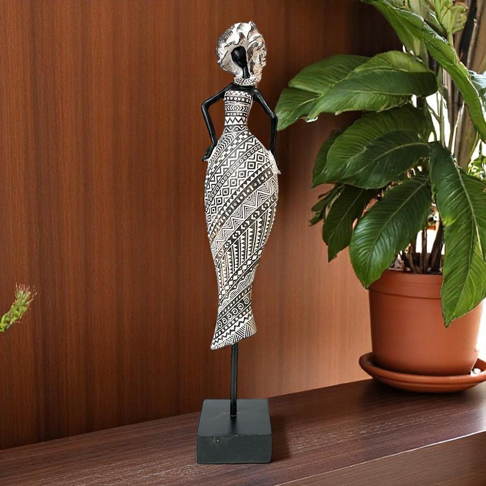 Figura Decorativa Concepts / Dama / 8x6x41 cm / Poliresina - Concepts - Titan.com.pa - 7450119781780