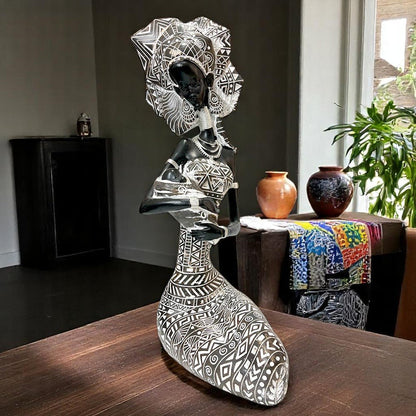 Figura Decorativa Concepts Dama / Poliresina - Concepts - Titan.com.pa - 7450119781254