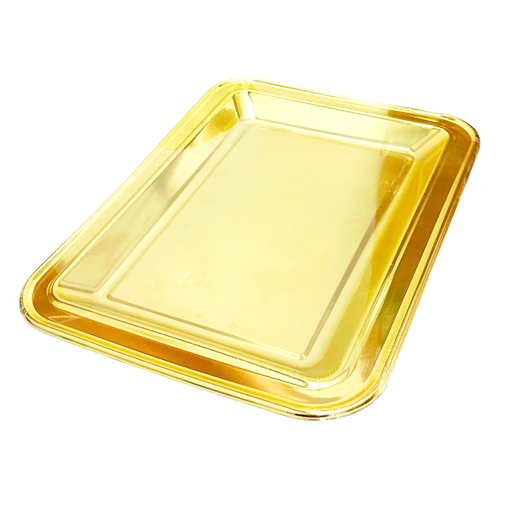 Bandeja plástica cuadrada Lillian con acabado dorado de 43.8 x 32.4 cm.