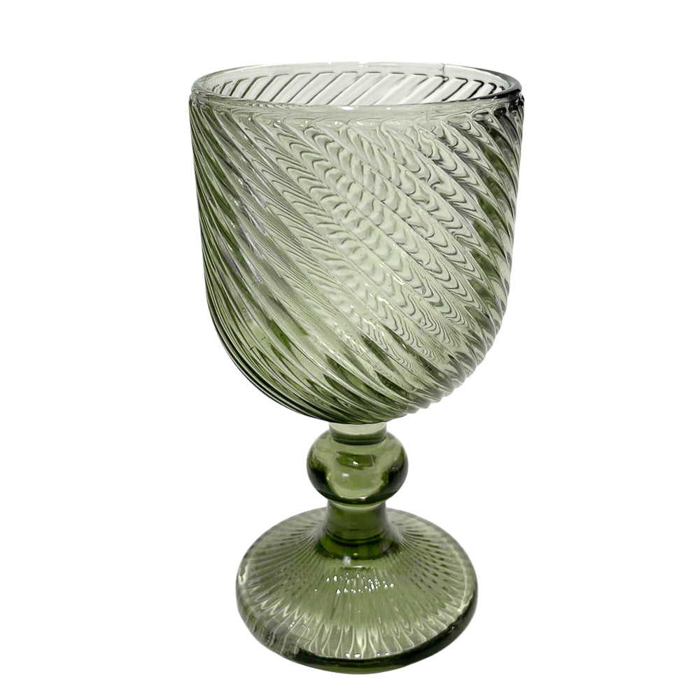 Copa de vidrio Home Elegance de colores surtidos y 14.5 cm de alto.