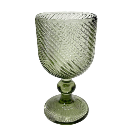Copa de vidrio Home Elegance de colores surtidos y 14.5 cm de alto.