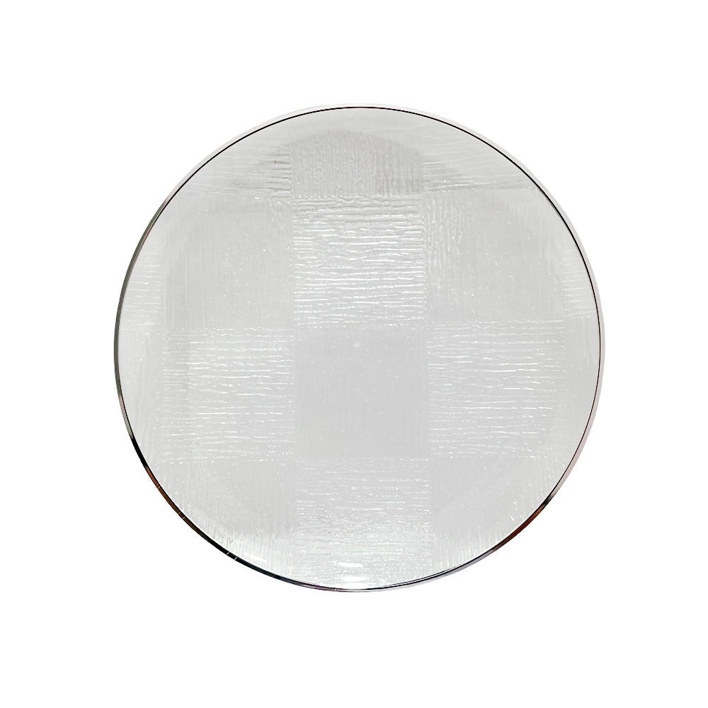Platos reutilizables Home Elegance de 7 pulgadas con borde plateado.
