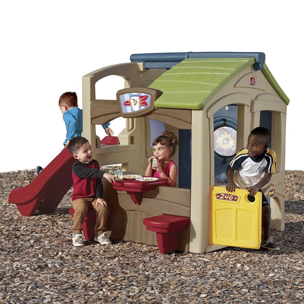 Casa de Juegos Step 2 Centro de Actividades