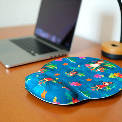 Mouse inalámbrico y alfombrilla temática Disney. Comodidad, precisión y diseño oceánico para tu escritorio. En Titán Panamá.