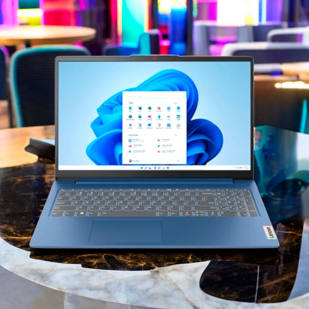 Lenovo IdeaPad Slim 3,15.6" FHD,AMD Ryzen 3 7320U,8GB RAM,512GB SSD, Azul+Mochila - Lenovo - Titan.com.pa - 198155376092