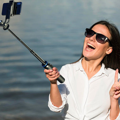 Selfie stick con trípode. Ligero, portátil, compatible con Android y iOS. En el Titán Panamá.