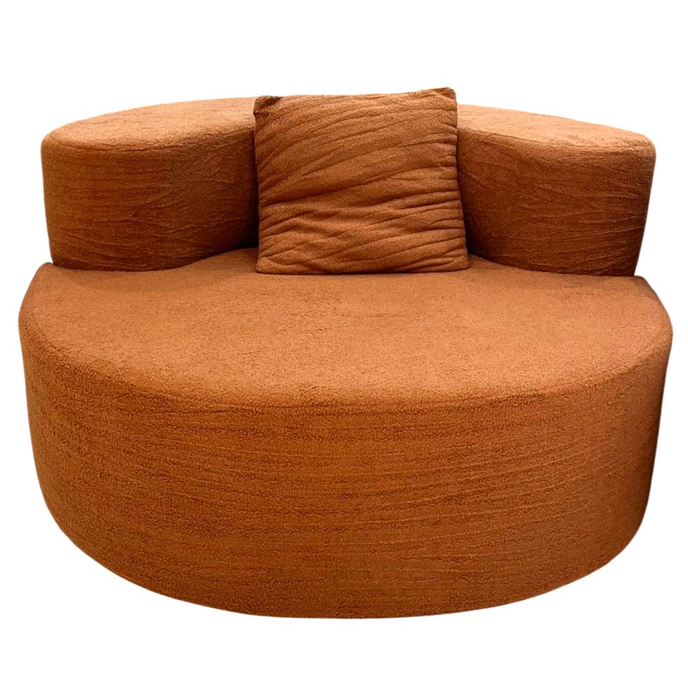 Sofá circular acolchado Modasi naranja con respaldo curvado