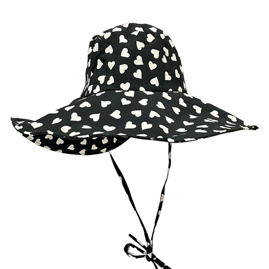 Sombrero de Tela Divine Para Dama / Estampado Corazones / Surtido - Divine - Titan.com.pa - 2100001826475